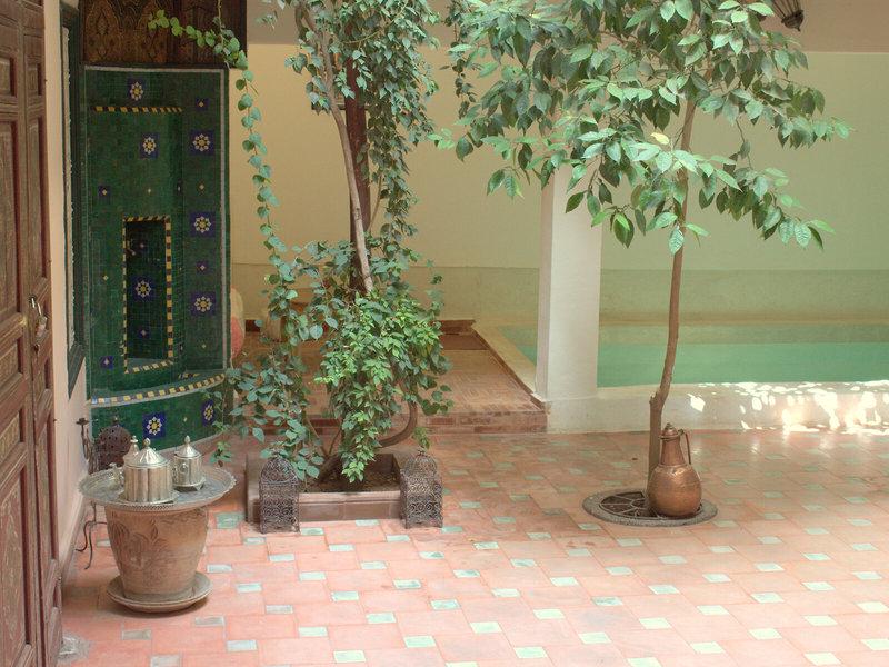 D4C6BB6295C3B1818EDDCEAE1A98826B