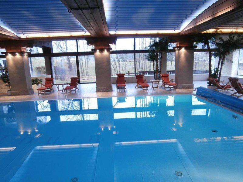 56E6E9E4E5E40BC1EC3D6A9B3CF93D51