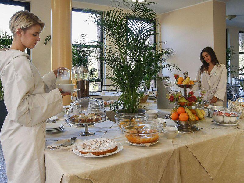 B6AFD41346CE2D8163B8F9678B9DCABC