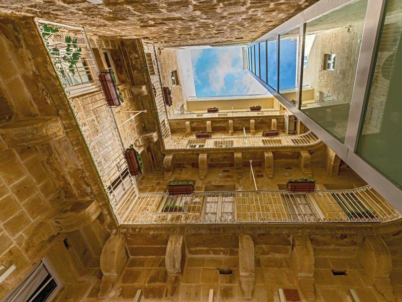 78E84B82324D165BD64621248979917D