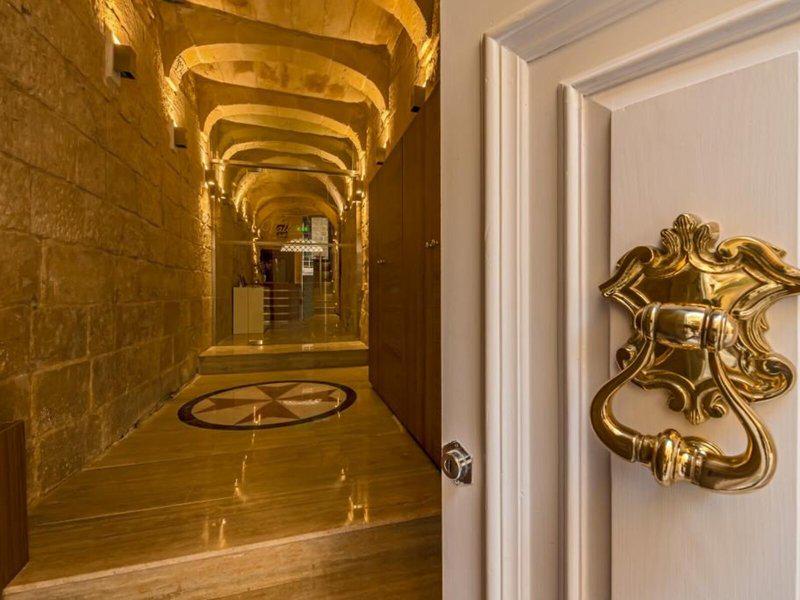 E229003D4463B33400B5FBA0C353D991