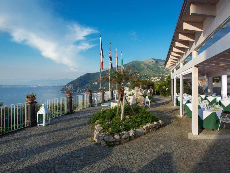 B8A3608FDD6543E6E2C128C4D8ADAD3A