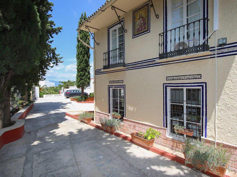 5E0242038B4F7521871ADABFEDC23EFC