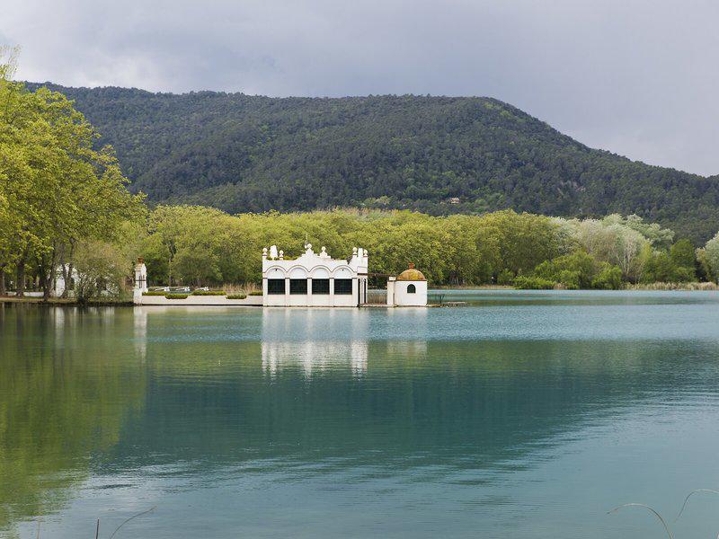 F236376A561C42E6608130049751D36E