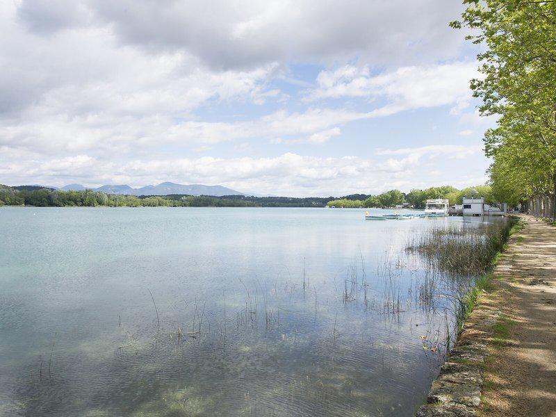 E1BADE76CA5F744460DB024C7B30988B