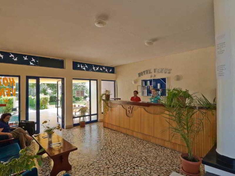 BF83AB29C2A20D335958F6AC8AC6D6F2