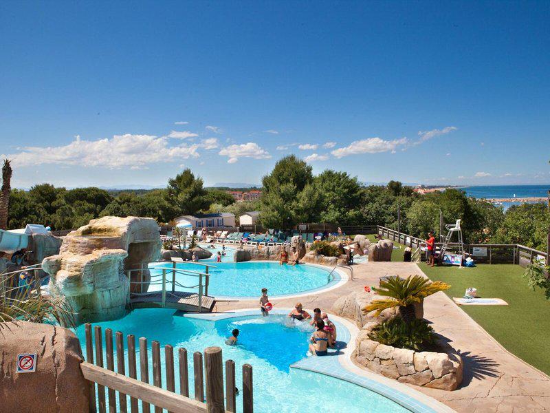 F525E323FF8E81FA76E95FBD489065B6