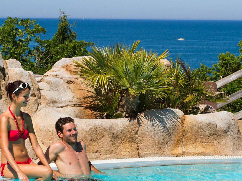 0B8DF9563E40FF5E725E6CE014A5E54E