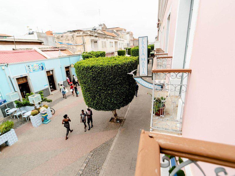 183E88CBEAD21B724ED30F3592AA1F37