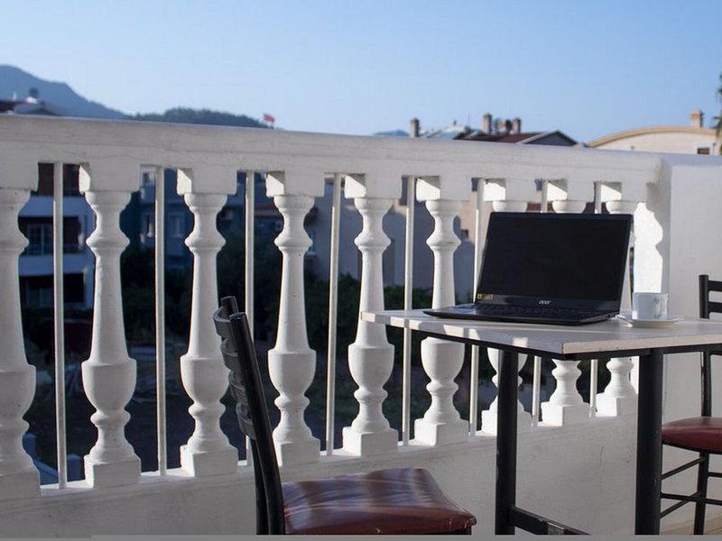 73155ECEECE61D729D180C7D665670E4