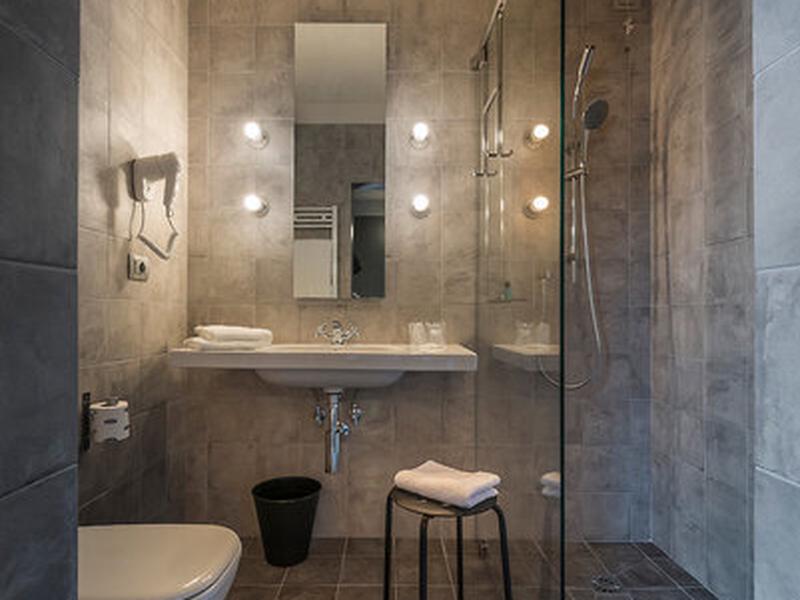 6D4E80F26A1D3D1F0B725C361E34D011