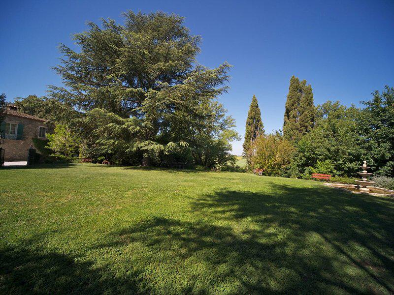 ACE1A4C7BE5683D22D2CF966307DA5E1