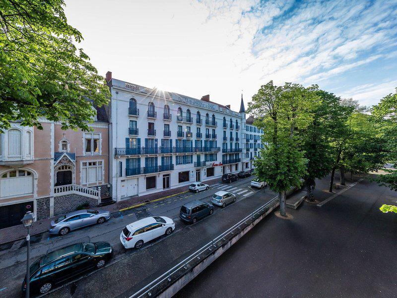 88EBAFEE52C041D0697D2E151ECEB751