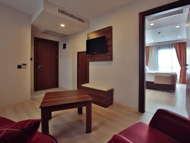 3F715E2C699EAD0667005FFD3B109F96