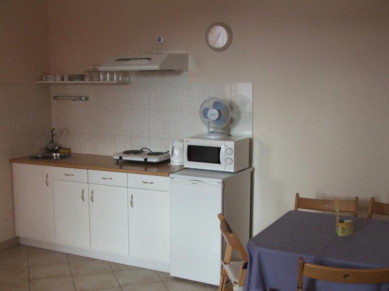 B2F90AC6EAA87B8C3BED6EACDABB7D9B