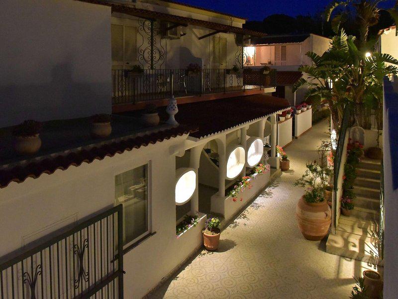 1A836D494B94C971BA3A3037A5C10993