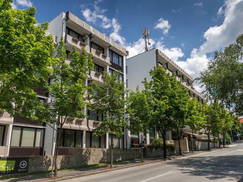 F82936AD8DAF2E9831B71EC6491CDE3B