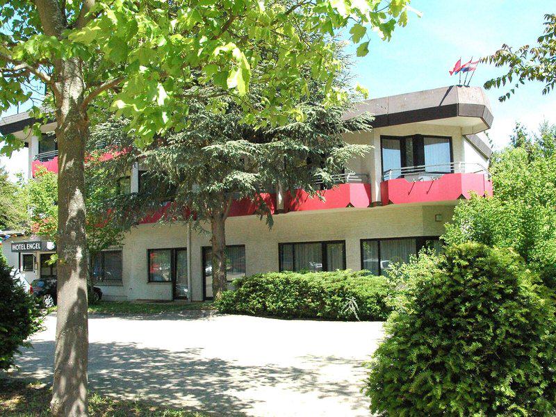 73EB18BE0512E58008C238D12FAD8C5D