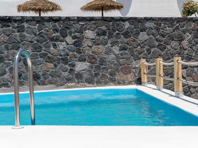 448AEFB3CFAC5219C69A54EE74B643E1