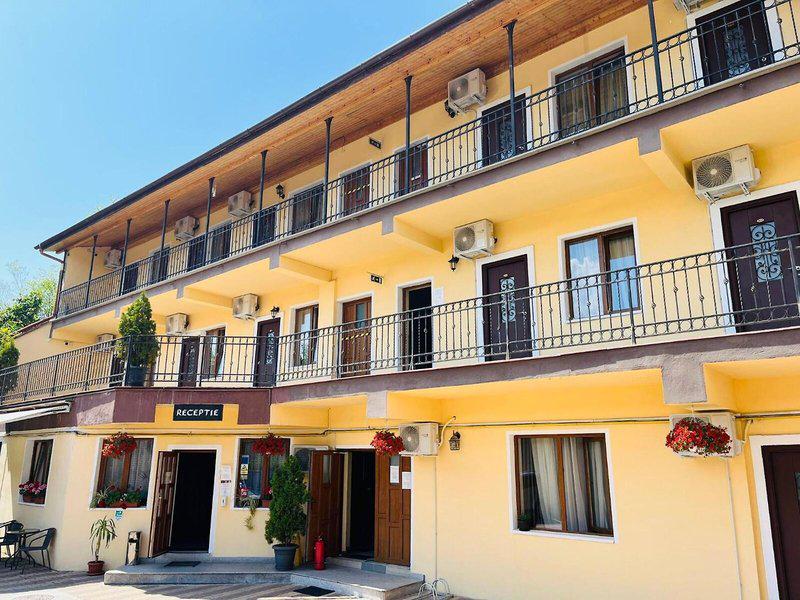 1B52BEAEEDB898B721ED45EAF8A4C2E9