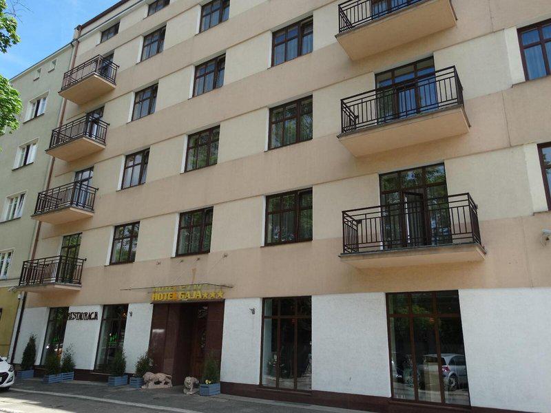 1D8587E936F4DD662A24935A58DB5E98