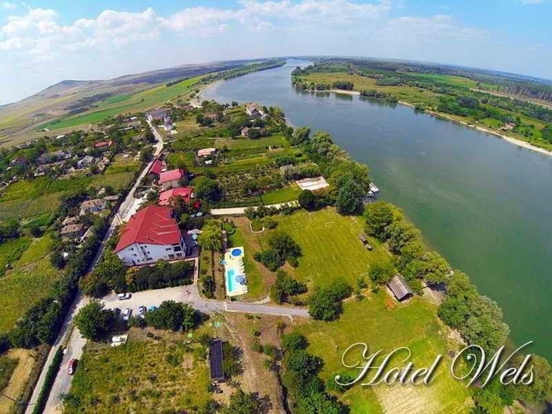 2C080307E20B04EB7F76E58532AE2289