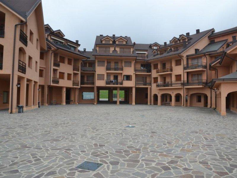 69E090F797D25DF080A33D8E04F0C5F8