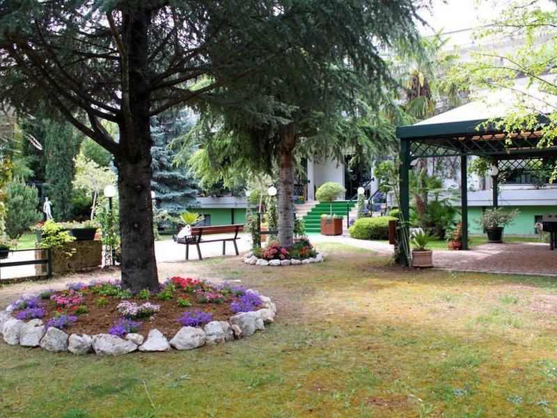 5C7A19FDBAA27AF0C7FFE8C67576235B