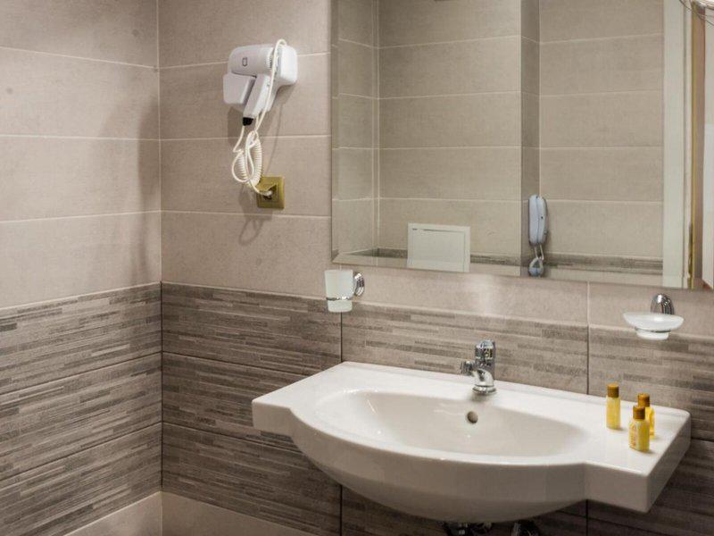 0007C9FE423AFD8703D8A3B044288972