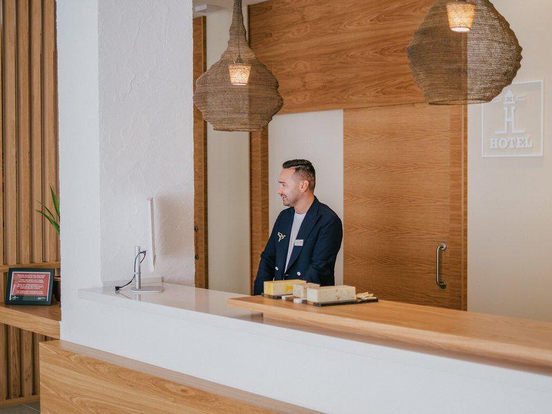 C4D3CBE917E141FD8ADF4DF561CE34C4