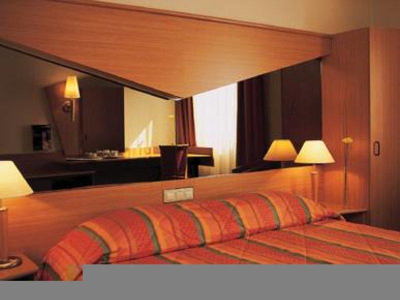 3EDED5C3090F47F8BBD54B9B10C5FD64