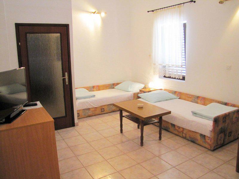 399FF4FA711A05086236EA39F3817003