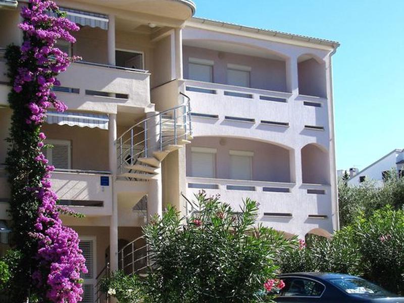 73EEE9EF0027F281CDA12CE07025AC4B