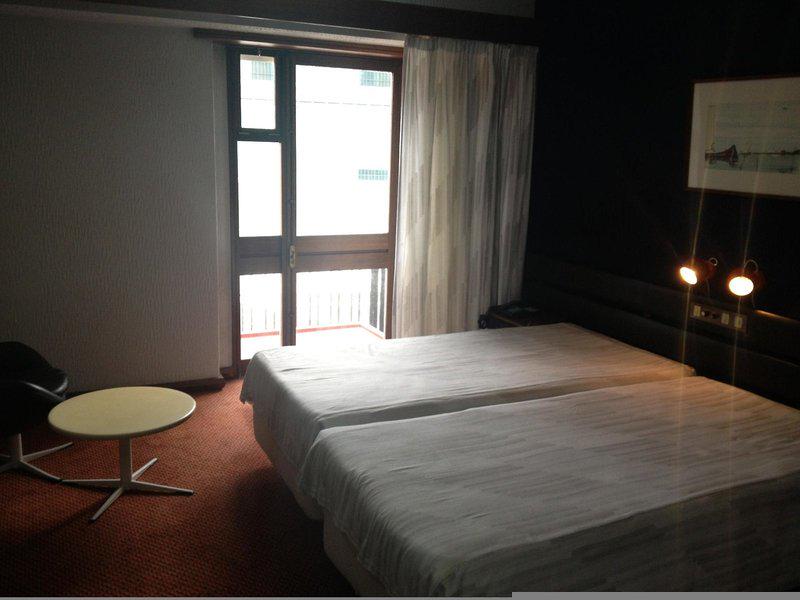 72E04DDE0B8740CD29C066AF26D2BC69