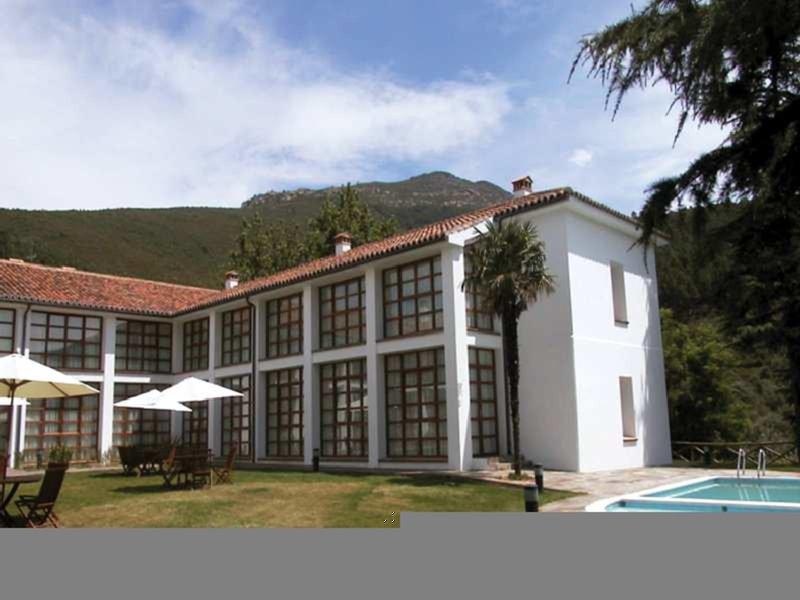 8B6E33F00D30B282BCC628610E1B08EF