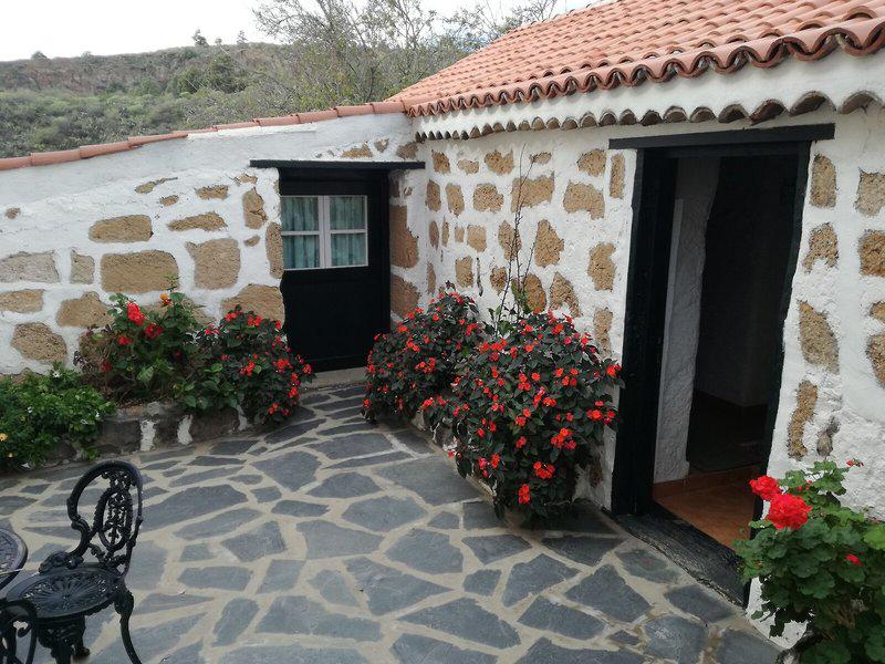 554D905E3A3AEDE0A0AEB85B39FFEA22