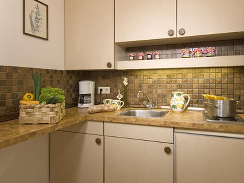 B639031773C81E844086E61A3539A3CF