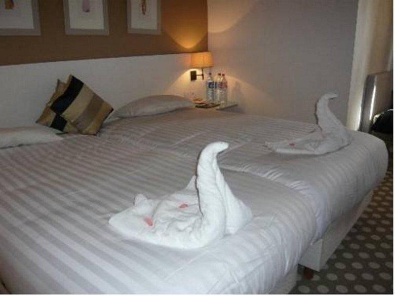 2A67D0B39E5BDA30AC18A2B1165FD218