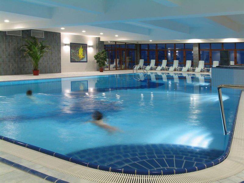 8B9456B9D41983BAAE51532DF249766E