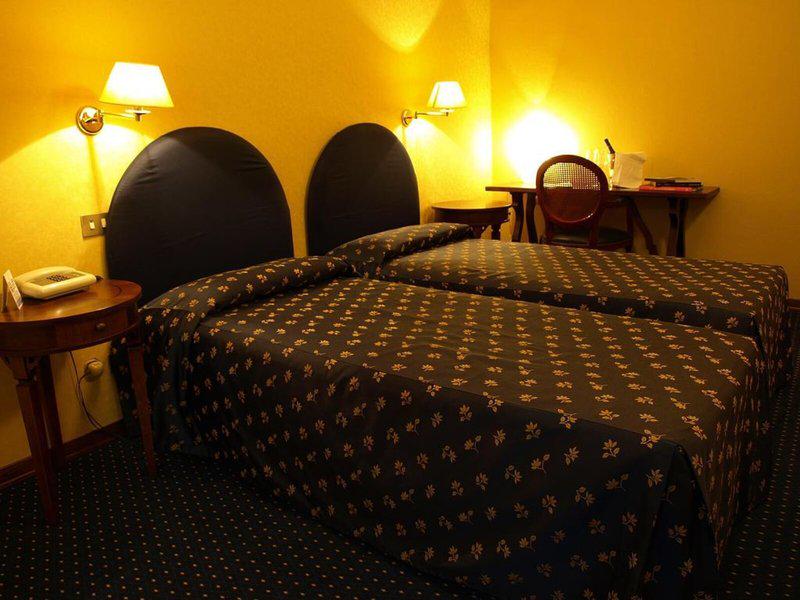 B4B5432EB3D33EEB1D256A525E5A20C2