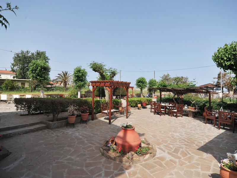 C41F886CB1981F9B2B6583704182D3A8