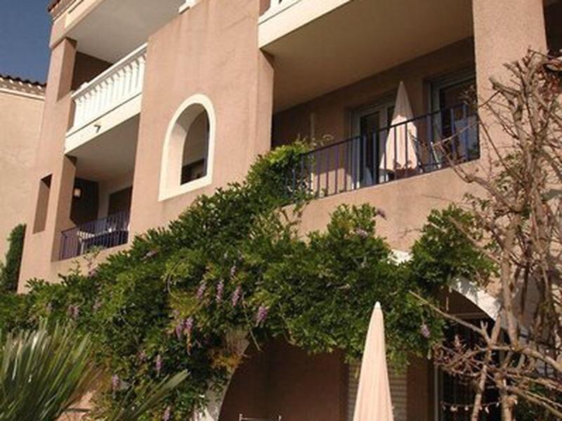 1109DB57ECC2D12B4F3B76B91518714D