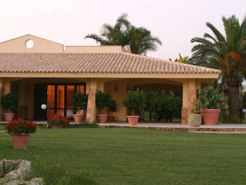 BB013AA29A5DE140952C0BB69581631A