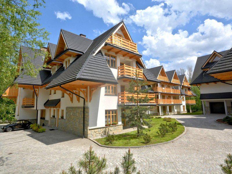 66CAF5D84BF147057B47A41B50F551F0