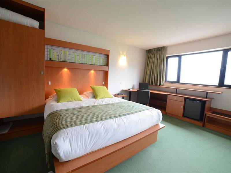 9379EBCEB0C936785D1AC752CB41E301