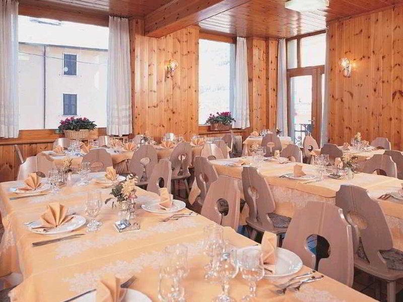 81298A15C41216F818053BC343389855