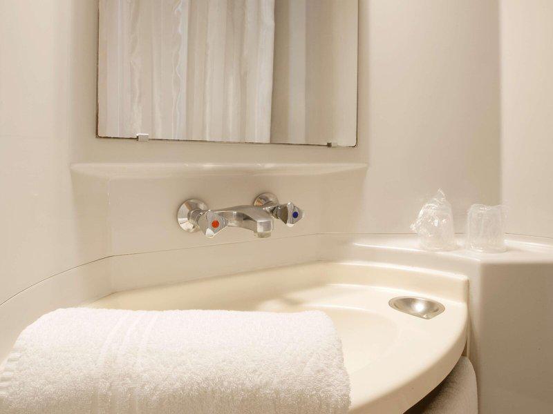 F8ABFBA23CFD421B01C2EC9945A4DB64