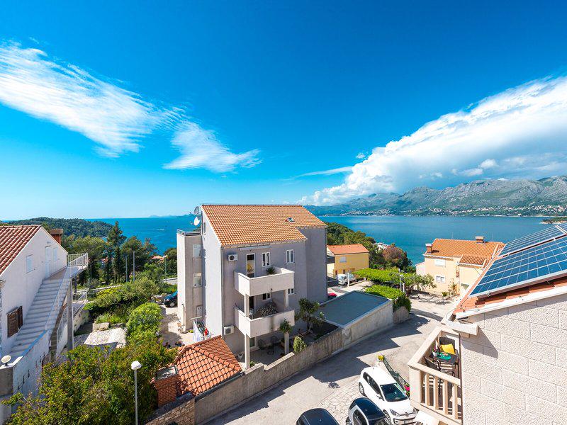 EBF5AB4735A7FEF7403A01FAE99987A5