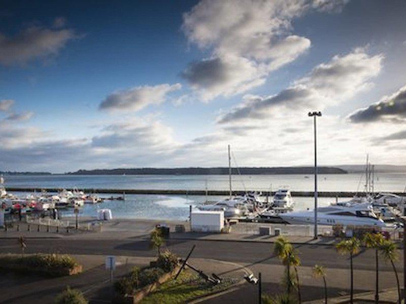 6064BD22B0C15FC55F40B3C42E9BAEE8