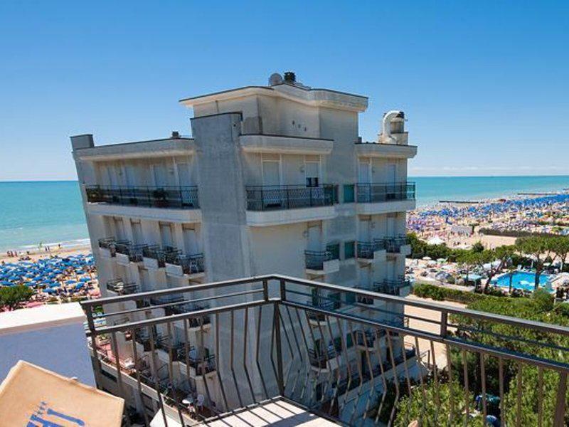 022880D87F2FFD22BC8AF15625A67908